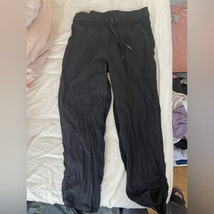 Lululemon dance studio crop